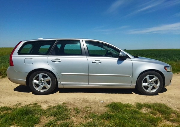 Volvo V50 cena 21000 przebieg: 305000, rok produkcji 2011 z Strzelin małe 46
